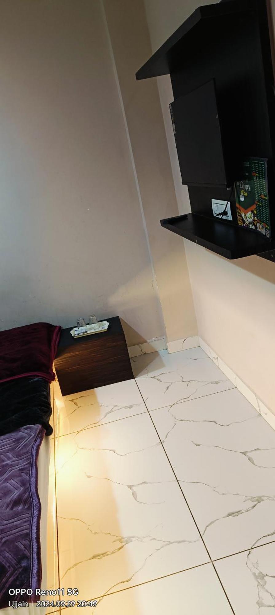 Hotel Rainbow Ujjain Esterno foto